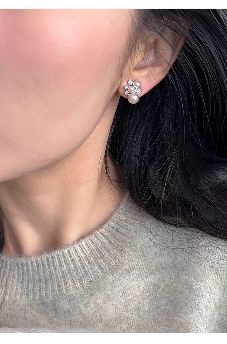 Silver Plated Cluster Pearl St - огляд і ціна Cluster Stud Ear