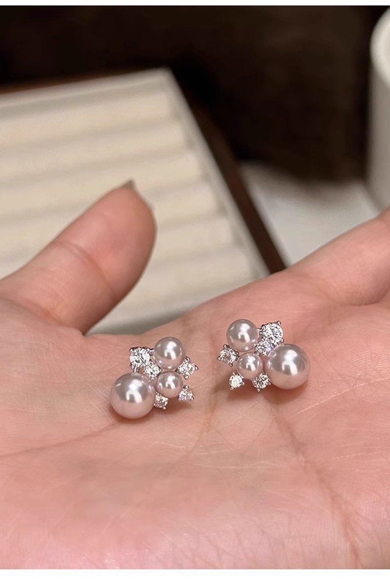 Silver Plated Cluster Pearl St - огляд і ціна Cluster Stud Ear