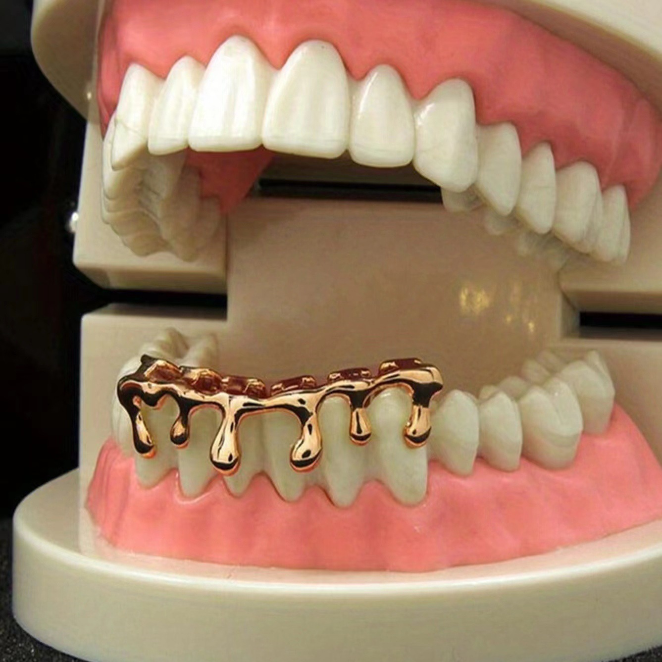 The Water-Drop Lower Teeth Hip - огляд і ціна Body Jewelry Europe