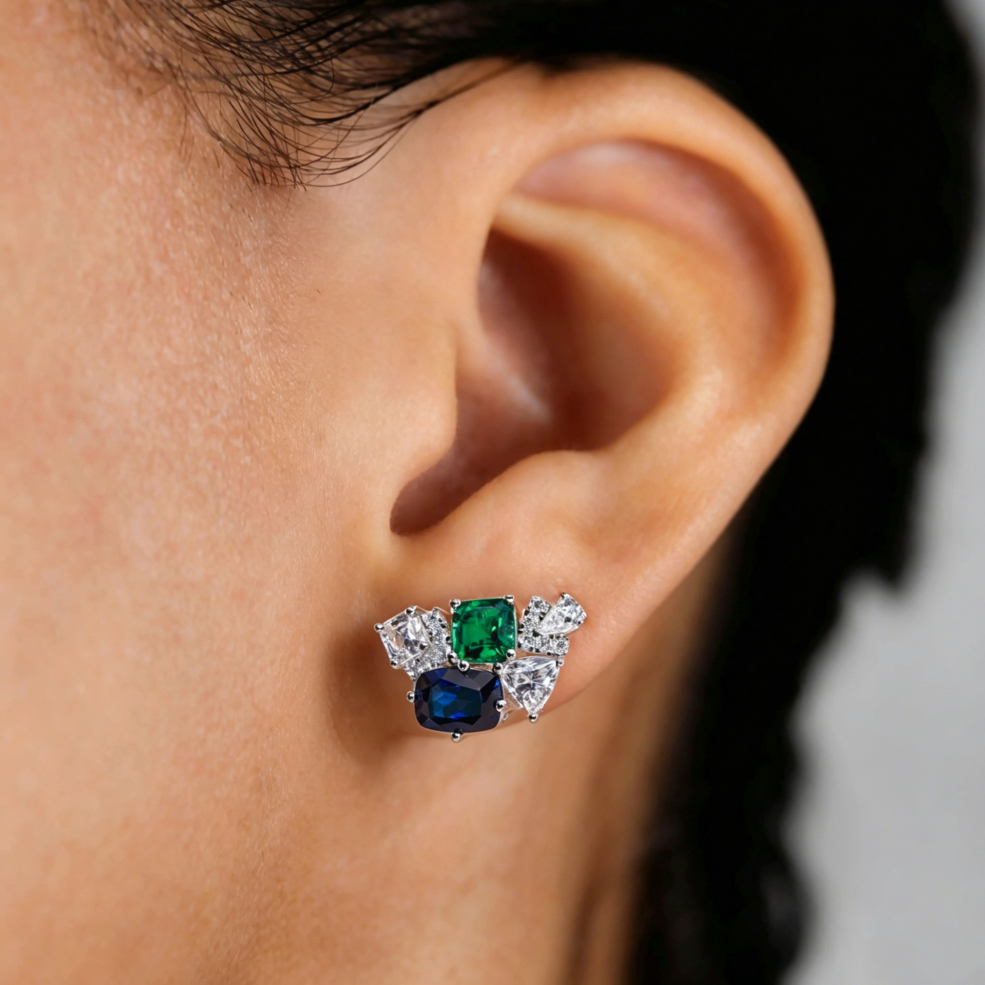 3.2cttw Lab Sapphire Emerald H - огляд і ціна Cluster Stud Ear