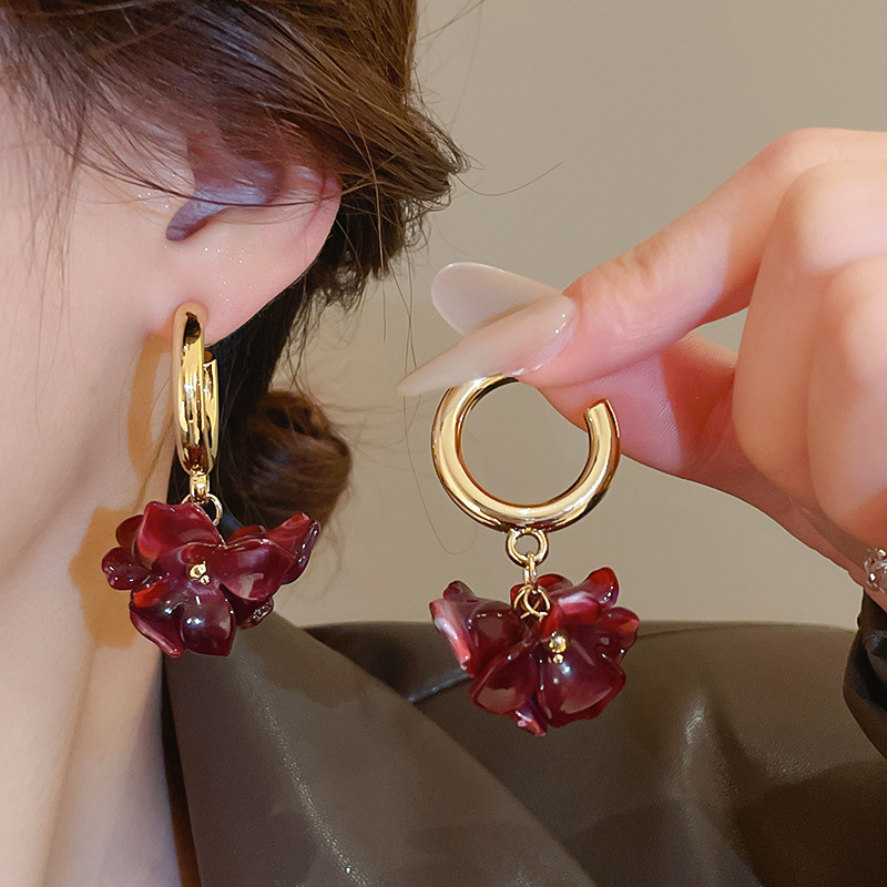 Maillard Flower Clusters Drop  - огляд і ціна Cluster Stud Ear