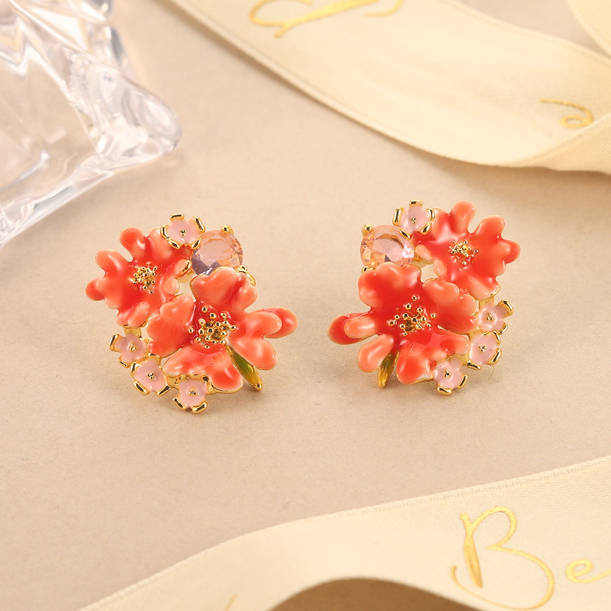 Colorful Enamel Floral Stud Ea - огляд і ціна Cluster Stud Ear