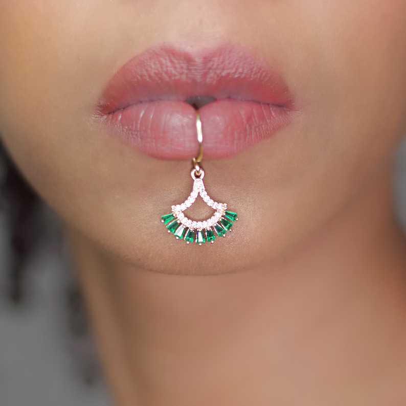 Luxury Gold Color Flower Shape - огляд і ціна Body Jewelry Earrings